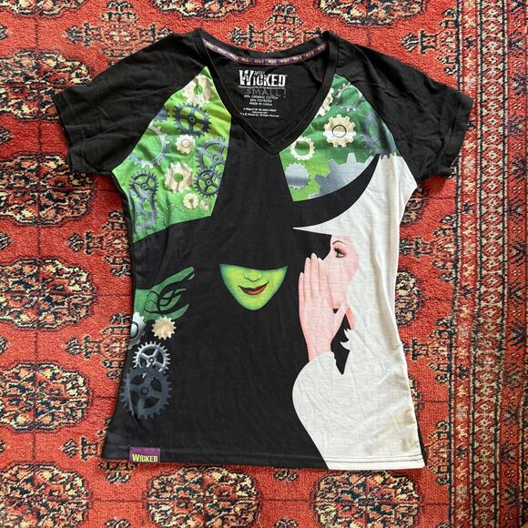 WICKED The Broadway Musical Small Organic Cotton/Poly V-Neck T-shirt MINT! - Picture 1 of 7